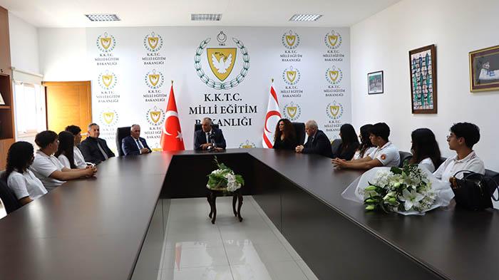 Çavuşoğlu: “Şu anda nöbet sırası bizde, bizden sonra sizde”