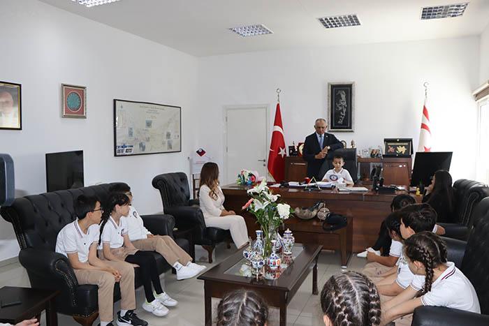 Bakanı Çavuşoğlu Makamını Şht. Yalçın İlkokulu Öğrencisi Hasan Basmaz’a Devretti