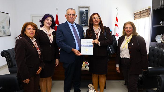 Çavuşoğlu, KKTC Kız İzci Örgütü Derneği’ni Kabul Etti