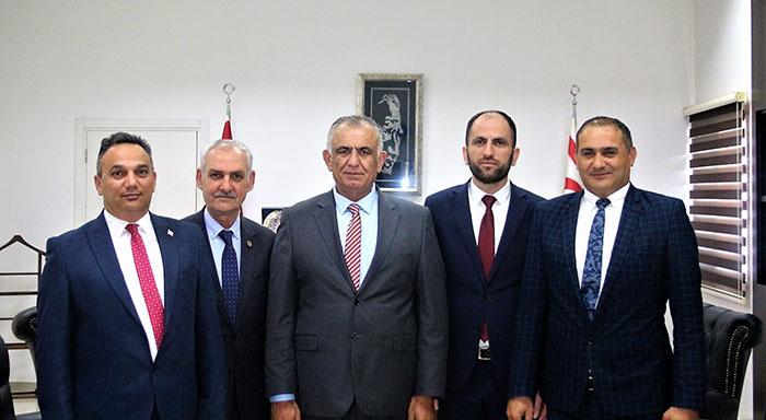 Bakan Çavuşoğlu, Prof. Dr. Enver Arpa ve Heyetini Kabul Etti