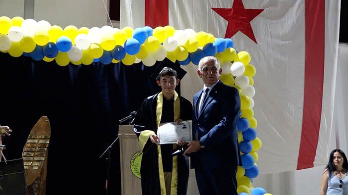 Cumhuriyet Lisesi’nde diploma sevinci