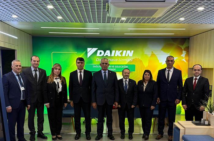 Bakan Çavuşoğlu, İstanbul’da Temaslarda Bulunuyor