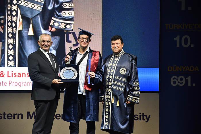 Bakan Çavuşoğlu, Doğu Akdeniz Üniversitesi Mezuniyet Töreni’ne Katıldı