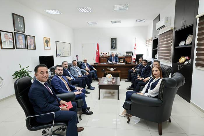 Bakan Çavuşoğlu, Türk Kızılay heyetini kabul etti