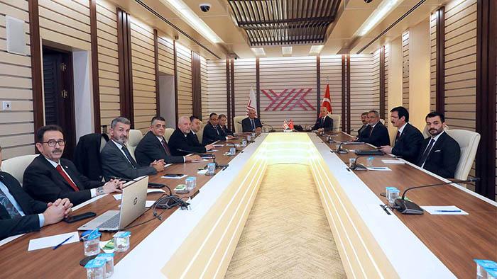 Bakan Çavuşoğlu, YÖK Başkanı Özvar ile Bir Araya Geldi