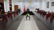 Bakan Çavuşoğlu, 47. TRT Uluslararası 23 Nisan Çocuk Şenliği’ne katılacak öğrenci ve öğretmenleri kabul etti