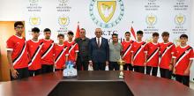 Çavuşoğlu, Şehit Turgut Ortaokulu Erkek Atletizm Takımı'nı Kabul Etti